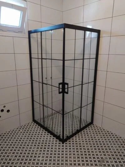 Siyah Çerçeveli Premium Duşakabin